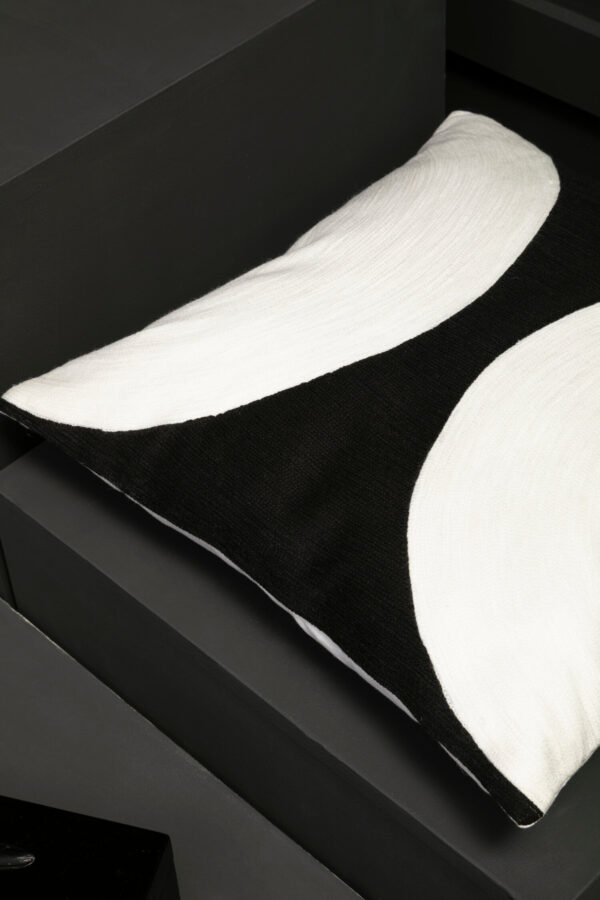 Bosie Ozella Black And White Semi Circular Design Cushion