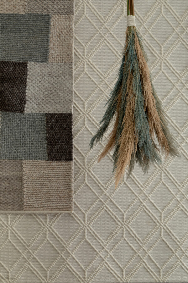 Bosie Jango Small Geometric Iovry Rug