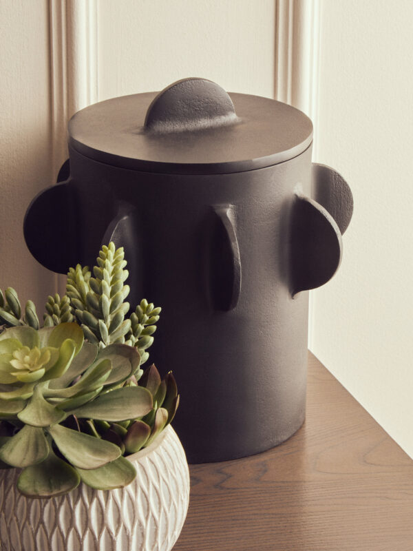 Prato Large Round Textured Black Box