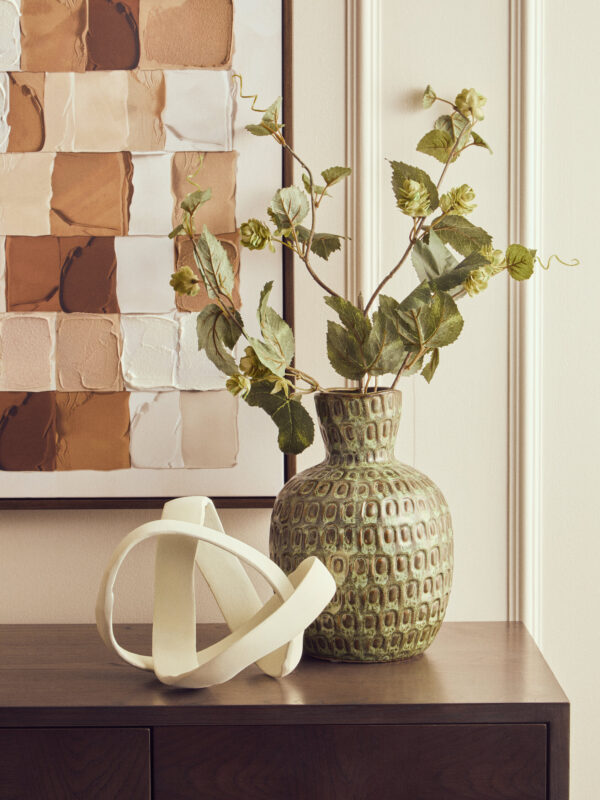 Prato Ivory Finish Knot Sculpture