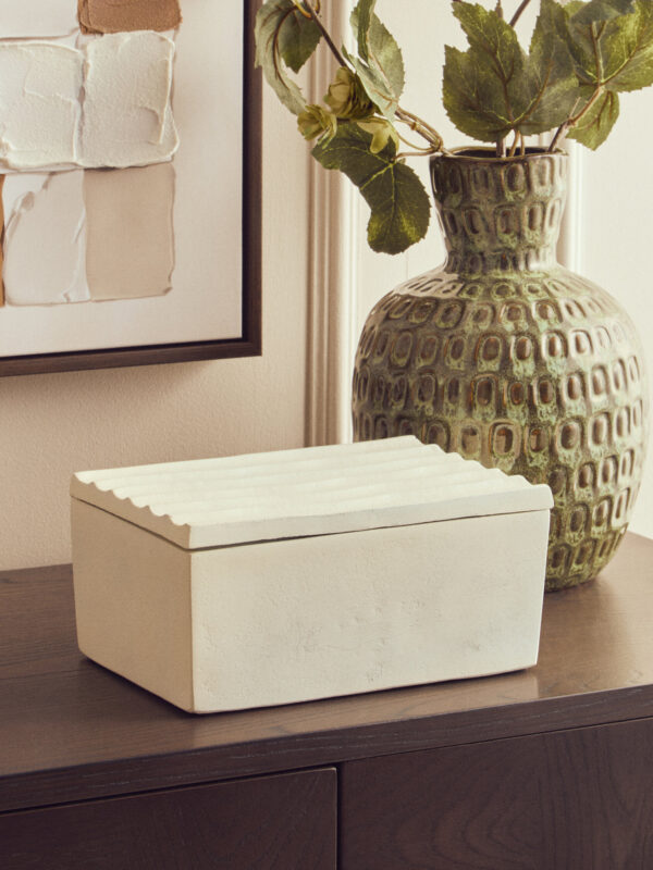 Mira Large Ivory Finish Rippled Box