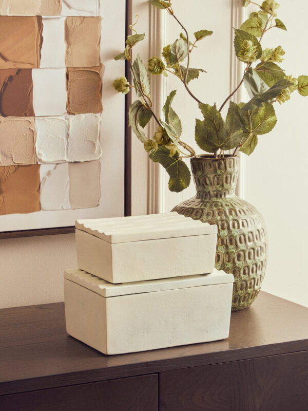 Mira Small Ivory Finish Rippled Box