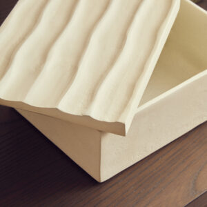 Mira Small Ivory Finish Rippled Box