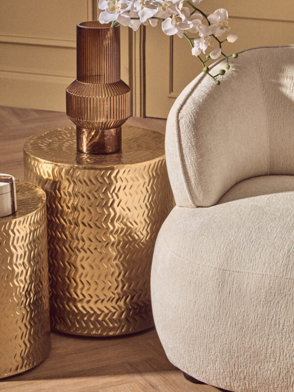 Dasha Ivory Textured Curved Chair