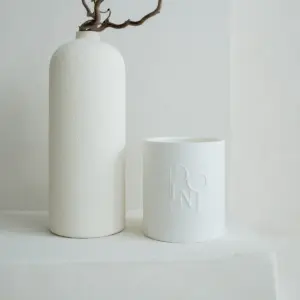Dolni XL White Ceramic 2200g Amber & Patchouli Candle