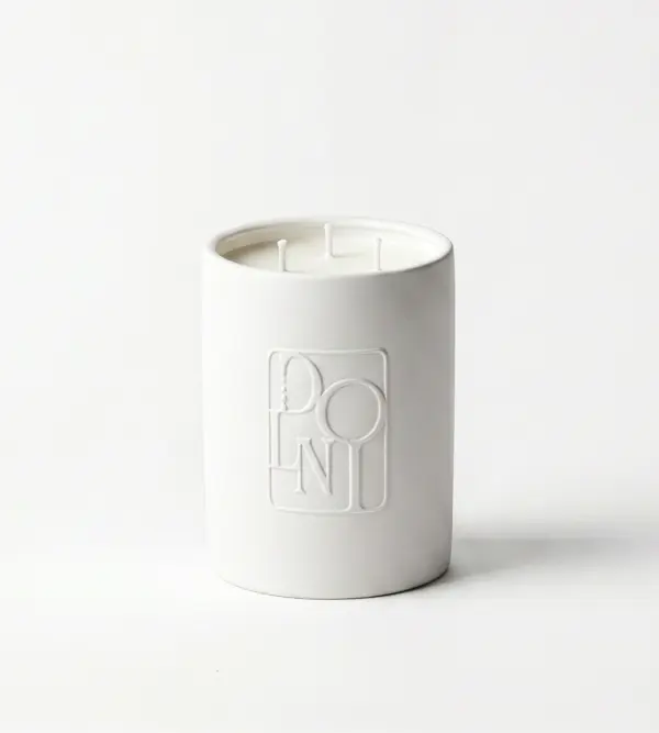 Dolni Large White Ceramic 600g Amber & Patchouli Candle
