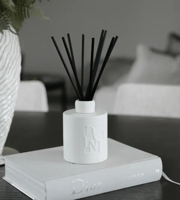 Dolni Large White Ceramic 500ml Reed Diffuser