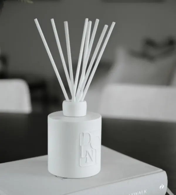 Dolni Large White Ceramic 500ml Reed Diffuser