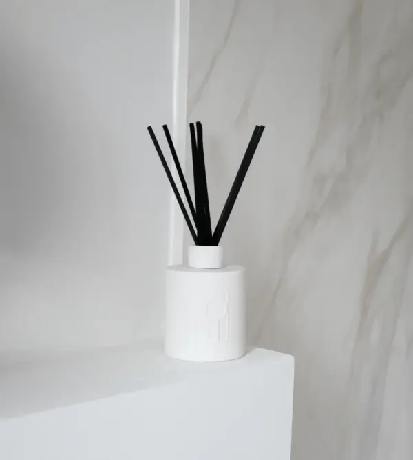 Dolni Large White Ceramic 500ml Reed Diffuser