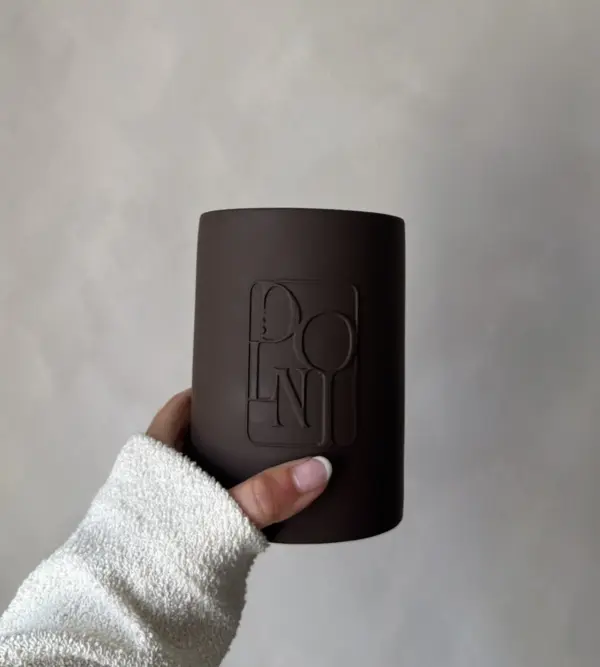 Dolni Large Brown Ceramic 600g Tobacco & Oud Candle