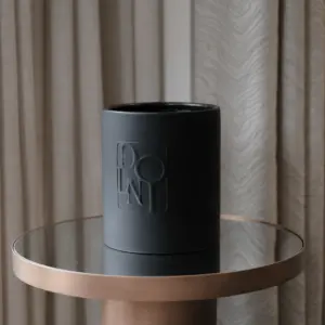 Dolni XL Black Ceramic 2200g Tuberose & Sandalwood Candle