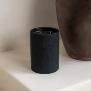 Dolni Large Black Ceramic 600g Tuberose & Sandalwood Candle