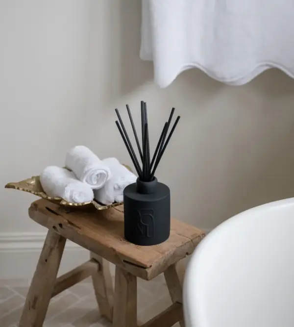 Dolni Large Black Ceramic 500ml Reed Diffuser Rodi Noir